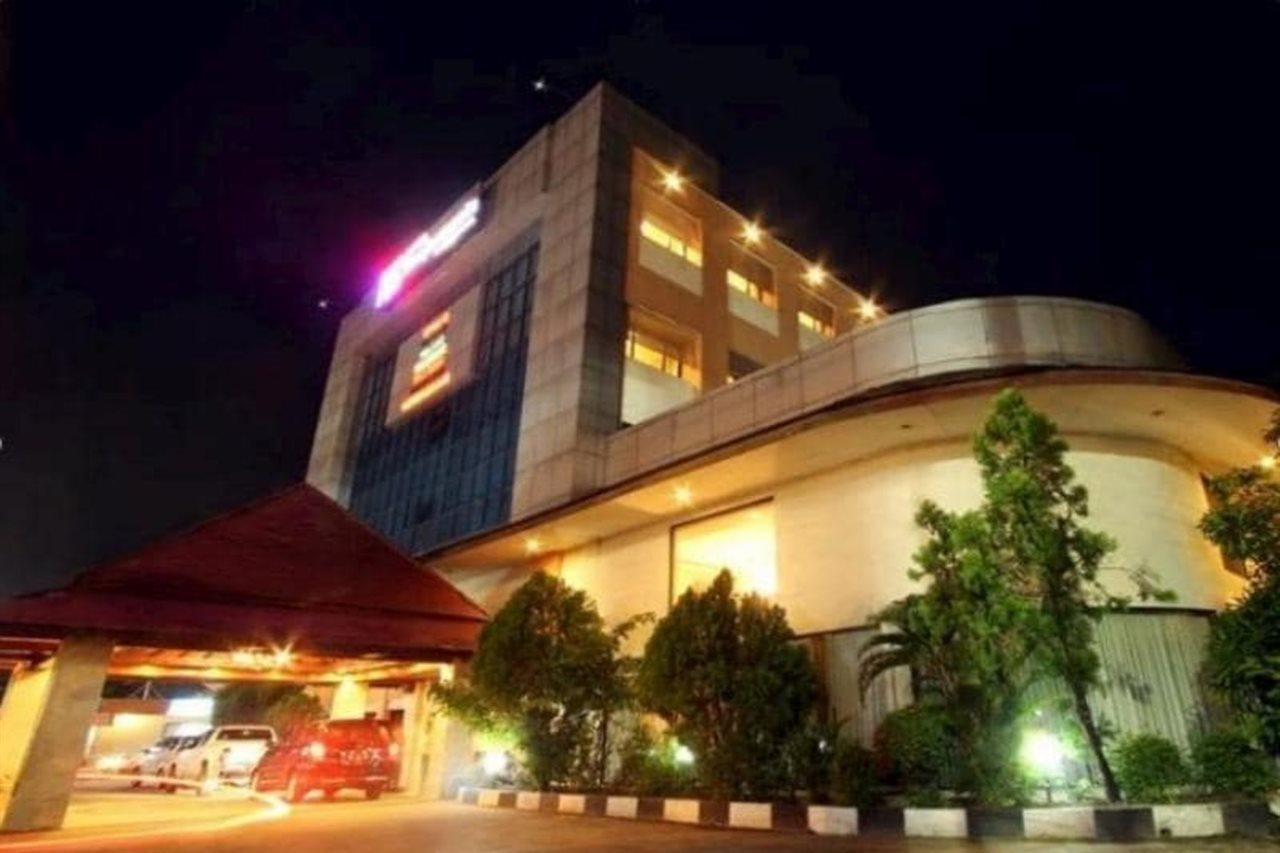 Banjarmasin Internasional Hotel Luaran gambar