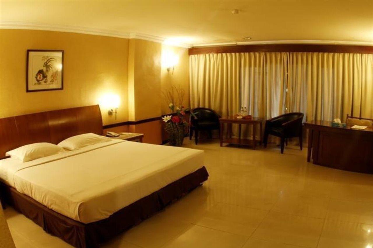 Banjarmasin Internasional Hotel Luaran gambar