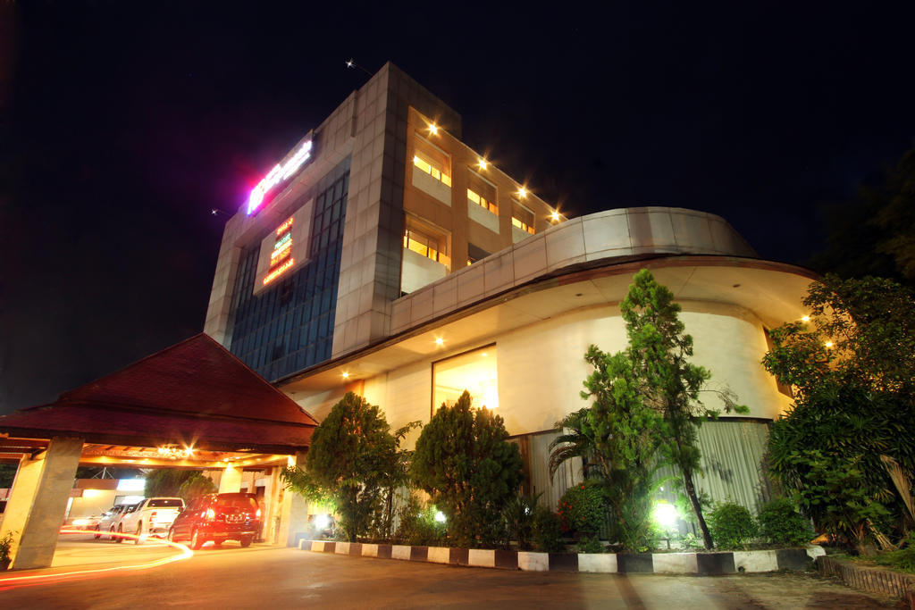 Banjarmasin Internasional Hotel Luaran gambar